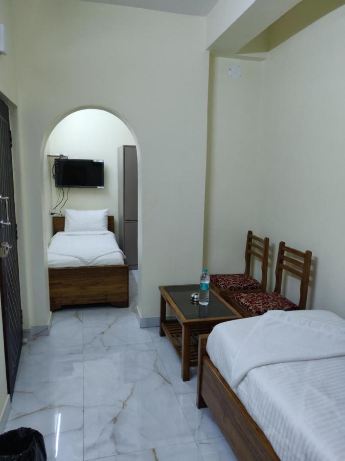 Rishika Guest House And Banquet コルカタ エクステリア 写真