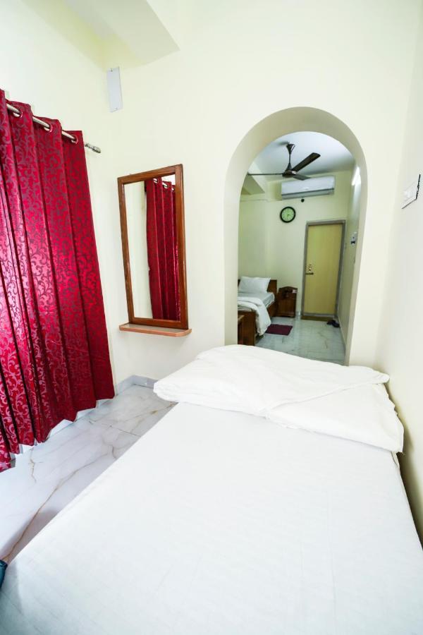 Rishika Guest House And Banquet コルカタ エクステリア 写真