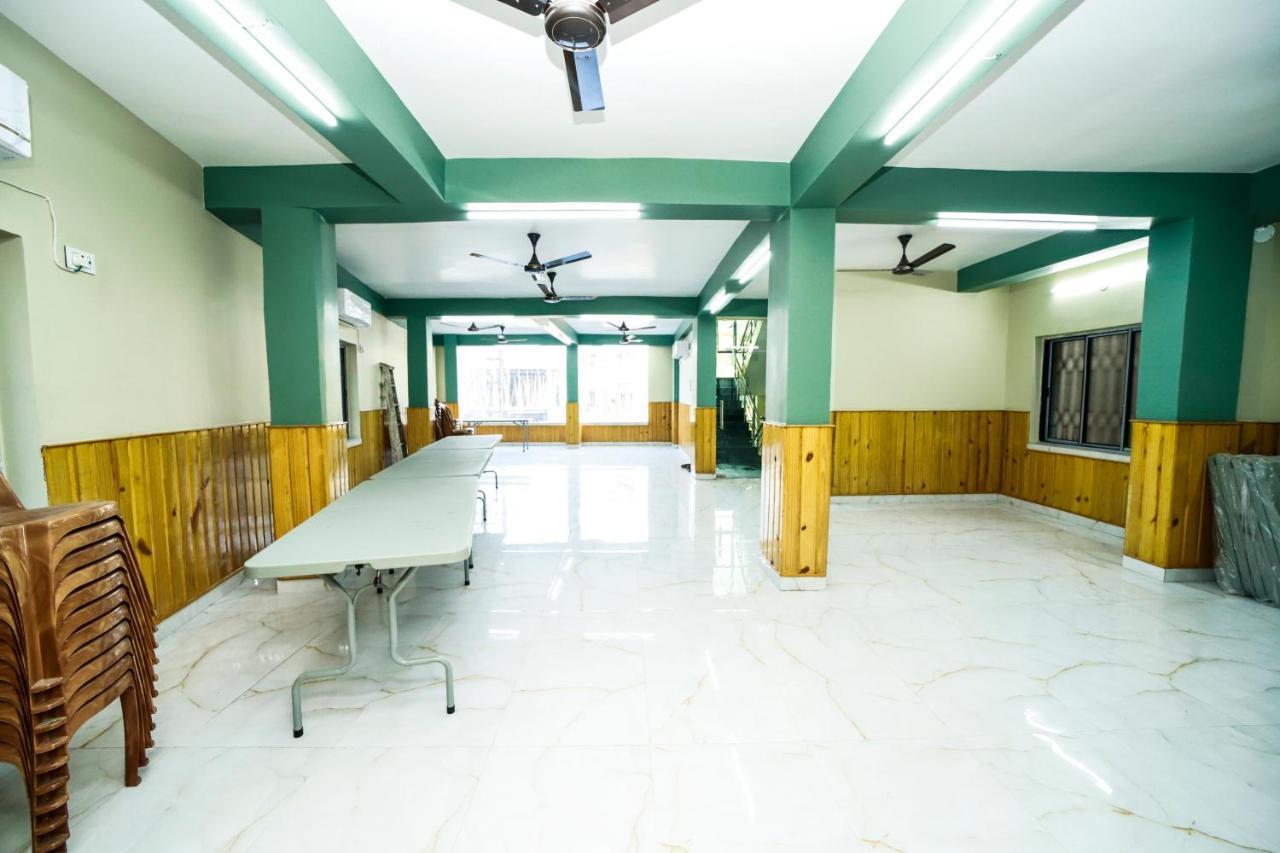 Rishika Guest House And Banquet コルカタ エクステリア 写真